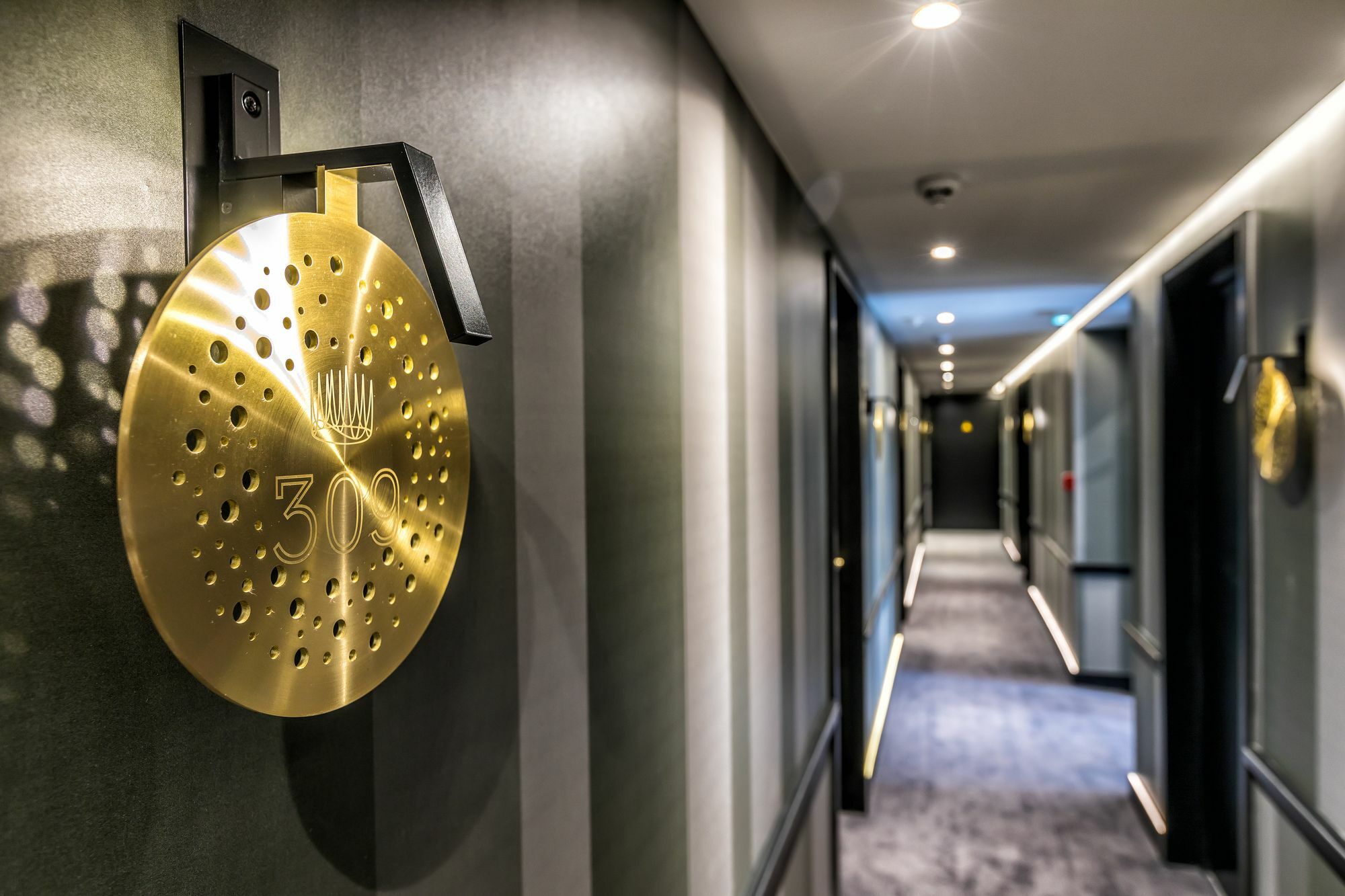Hotel Restaurant Au Boeuf Couronne Paris Exterior foto